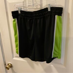 Source Unknown Black and Green Athletic Shorts with Breathable Design
